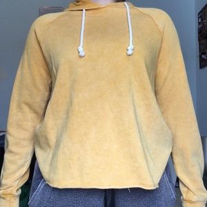 cropped yellow hoodie!